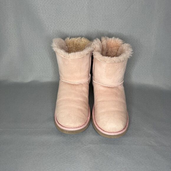 UGG Boots Bailey Bow Light Ballet Pink Coquette Very RARE Retired Sz 6 fits 7 - Picture 13 of 16